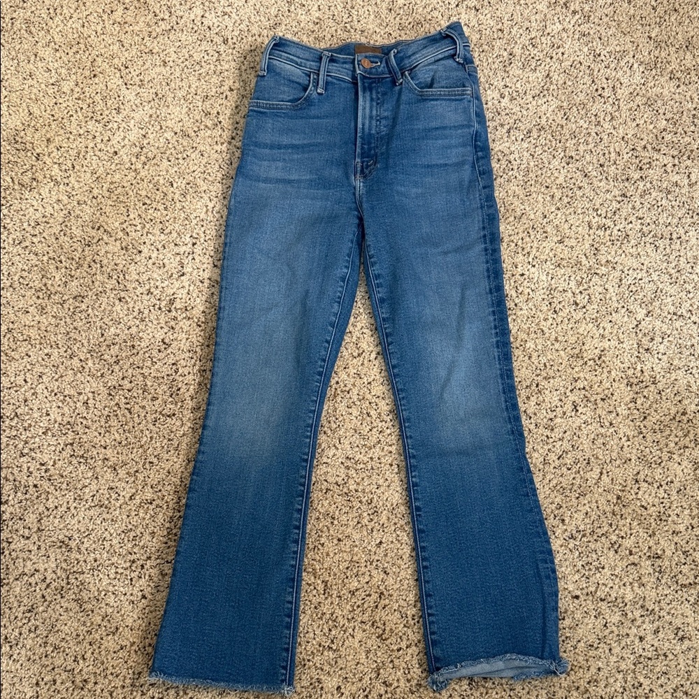 MOTHER Mid-Wash Blue The Hustler ankle fray Jeans. Size 25